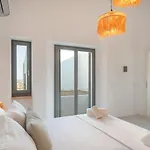 Villa Sunrise Poem Estate - 16 People Capacity Dhragoulas