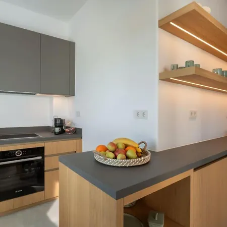 Sunrise Poem Estate - 16 People Capacity Villa *