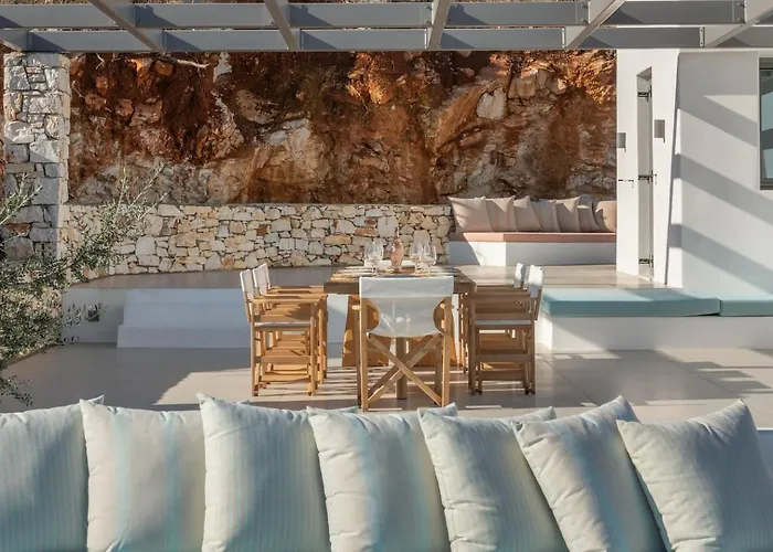 Villa Sunrise Poem Estate - 16 People Capacity