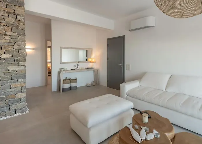 Sunrise Poem Estate - 16 People Capacity Villa