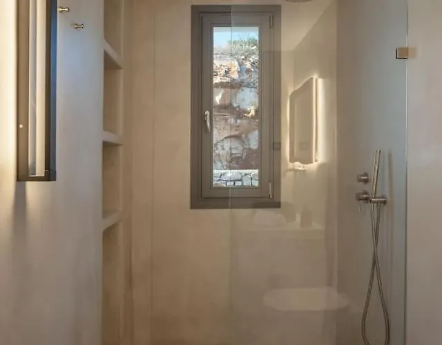 Sunrise Poem Estate - 16 People Capacity Villa