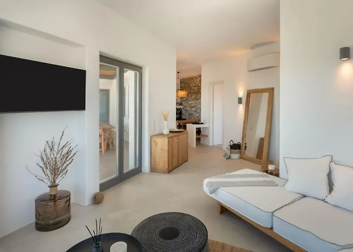 Sunrise Poem Estate - 16 People Capacity Villa