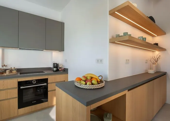 Sunrise Poem Estate - 16 People Capacity Villa *