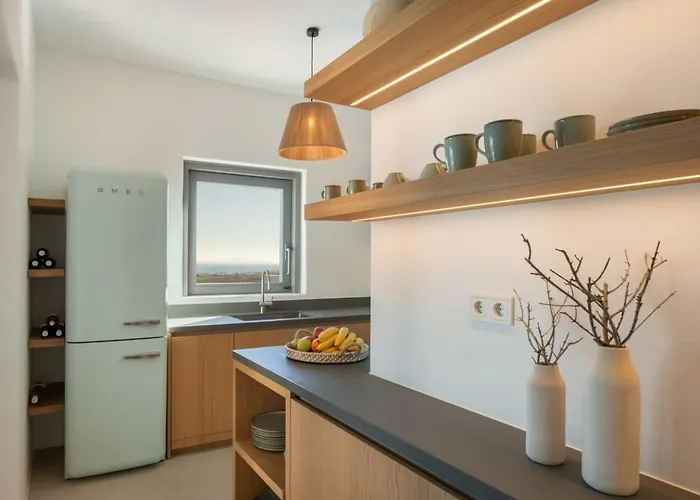 Sunrise Poem Estate - 16 People Capacity