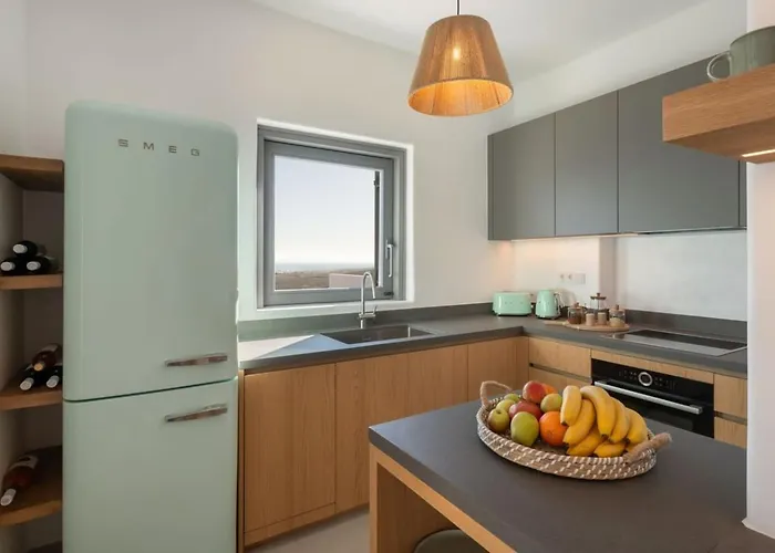 Villa Sunrise Poem Estate - 16 People Capacity