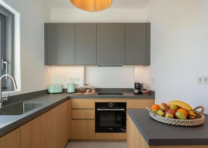 Sunrise Poem Estate - 16 People Capacity * Dhragoulas